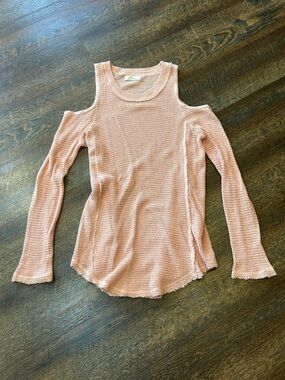 Elan Cold-Shoulder Waffle Knit Tank Top in Dusty Pink